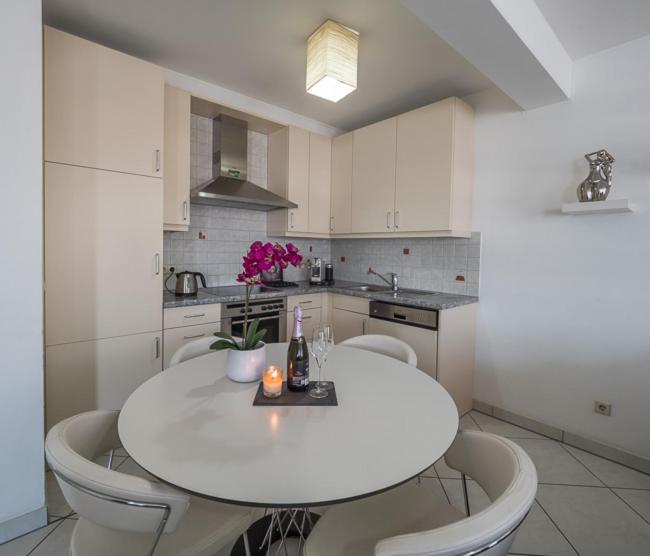 Luxury Penthouse Apartment With 3 Balconies -2 Bedrooms -Petrus View & Parking Luxemburg Kültér fotó